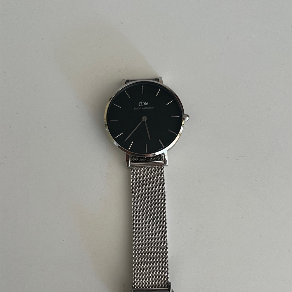 Daniel Wellington Black Dial Silver Mesh Watch